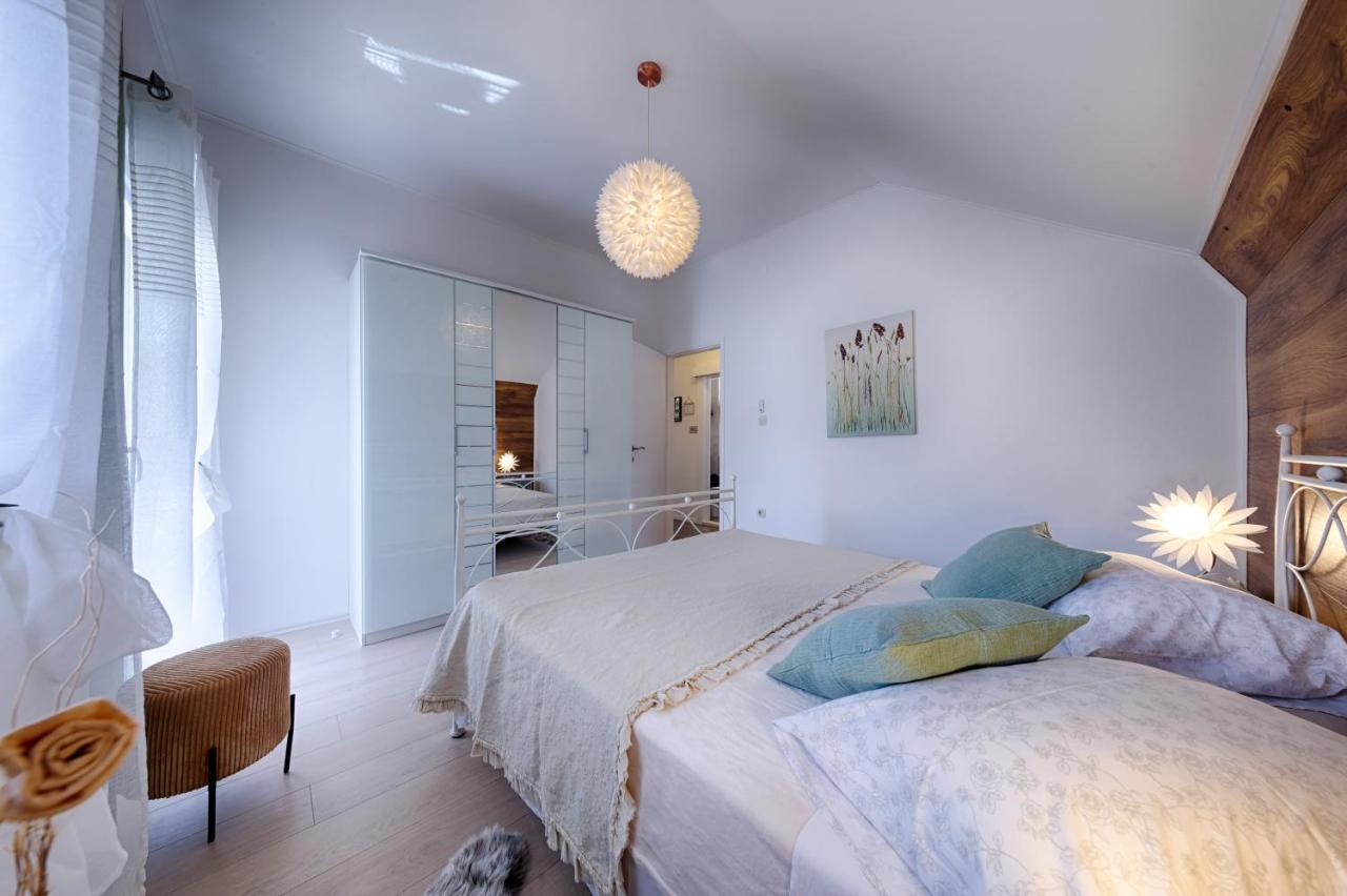 Komiža Apartments Dubra מראה חיצוני תמונה