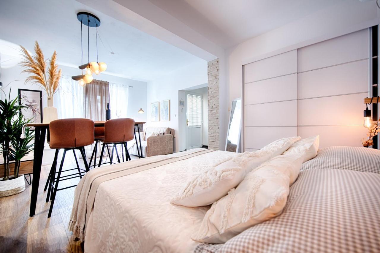 Komiža Apartments Dubra מראה חיצוני תמונה